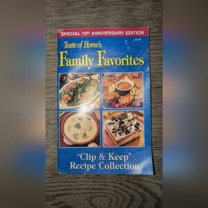 TASTE OF HOME'S FAMILY FAVORITES CLIP & KEEP RECIPE COLLECTION 10TH ANNIVERSARY